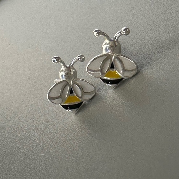 14k Gold Vermeil Enamel Bee Studs - Picture 10 of 11